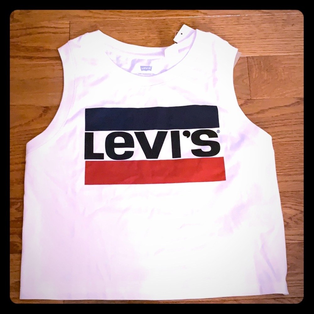 LEVI’s crop top💗